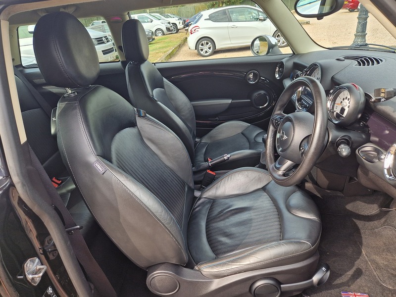 MINI Hatch Cooper D Bayswater - U11748