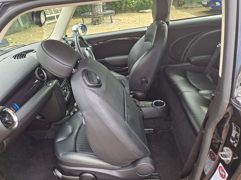 MINI Hatch Cooper D Bayswater - U11748
