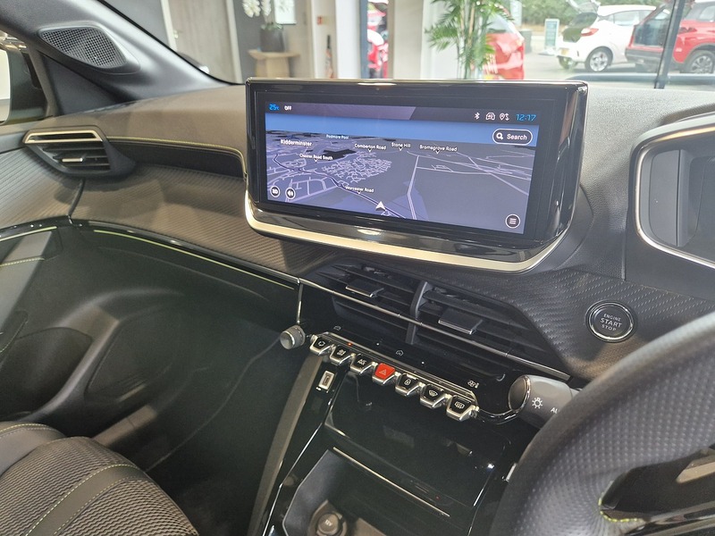 Peugeot 208 PureTech MHEV GT - U11755