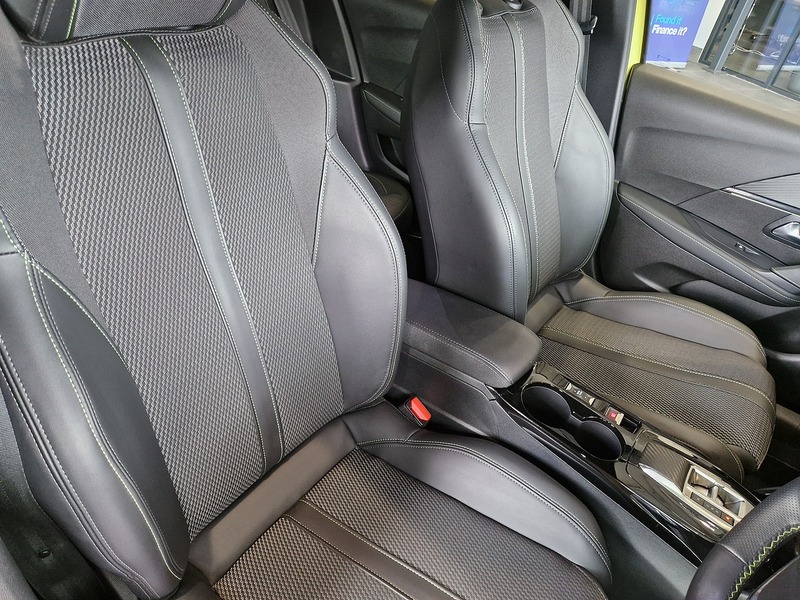 Peugeot 208 PureTech MHEV GT - U11755