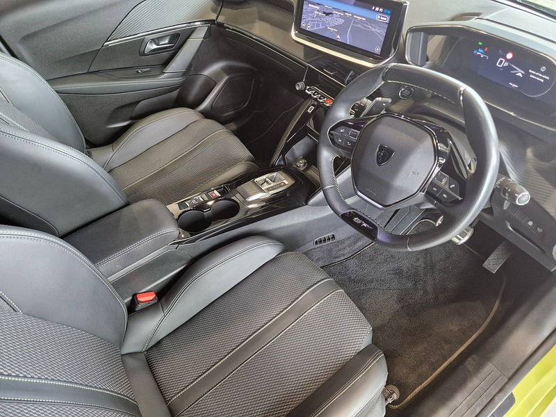 Peugeot 208 PureTech MHEV GT - U11755