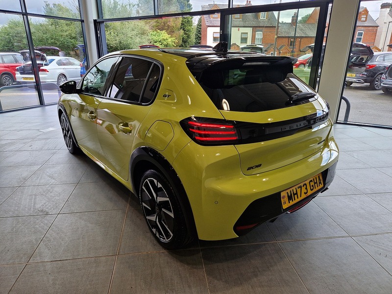 Peugeot 208 PureTech MHEV GT - U11755