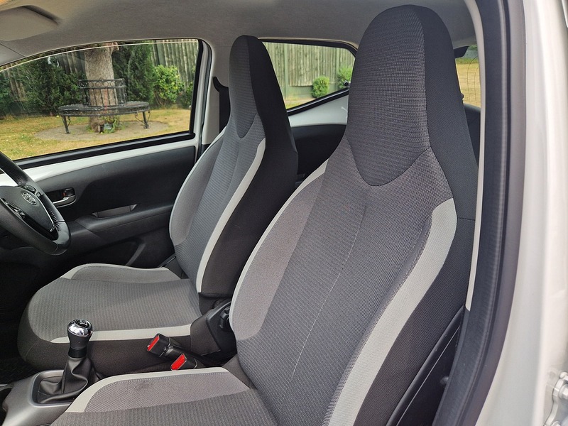 Toyota AYGO VVT-i x-play - U11759