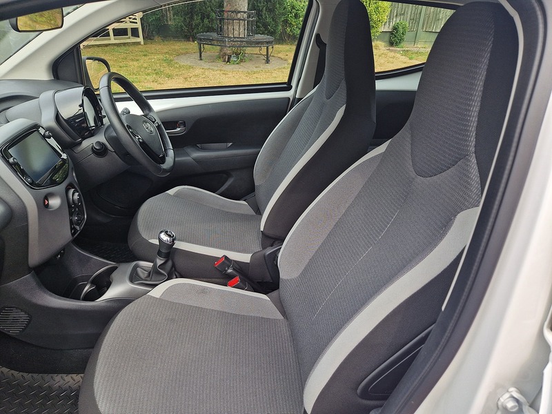 Toyota AYGO VVT-i x-play - U11759