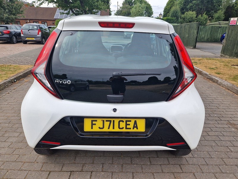 Toyota AYGO VVT-i x-play - U11759