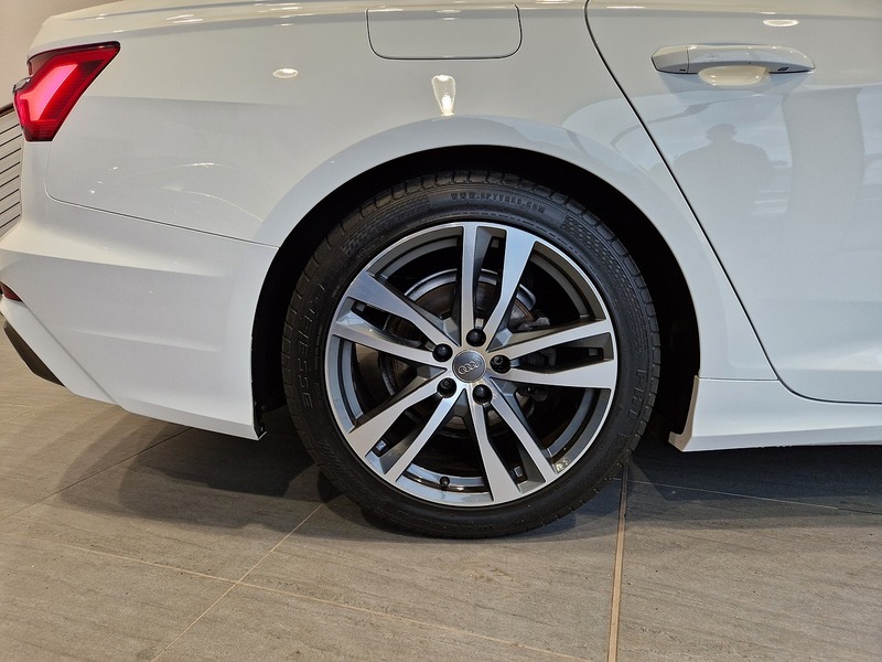 Audi A6 Saloon TDI S line - U11763