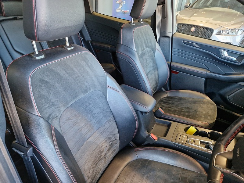 Ford Kuga EcoBoost Duratec ST-Line - U11765