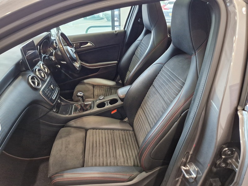 Mercedes-Benz A Class A200d AMG Line - U11794