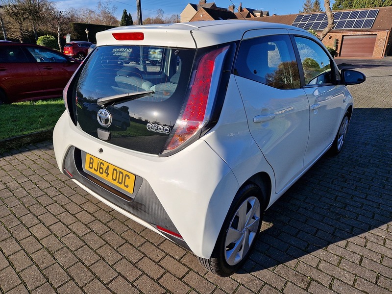 Toyota AYGO VVT-i x-play - U11796