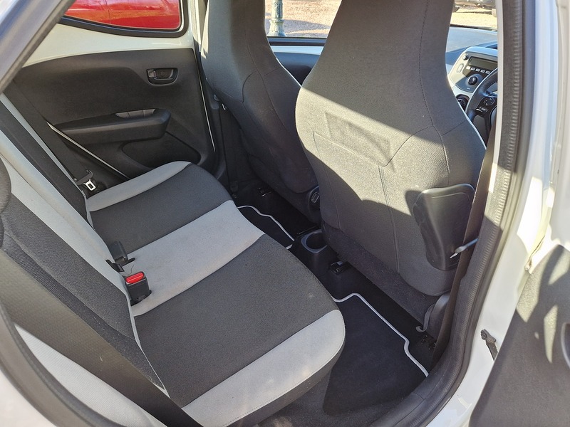 Toyota AYGO VVT-i x-play - U11796