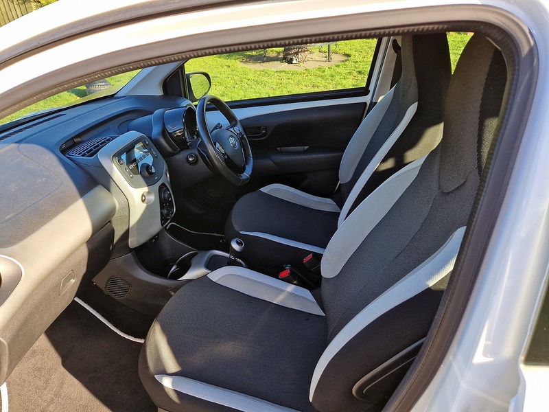 Toyota AYGO VVT-i x-play - U11796