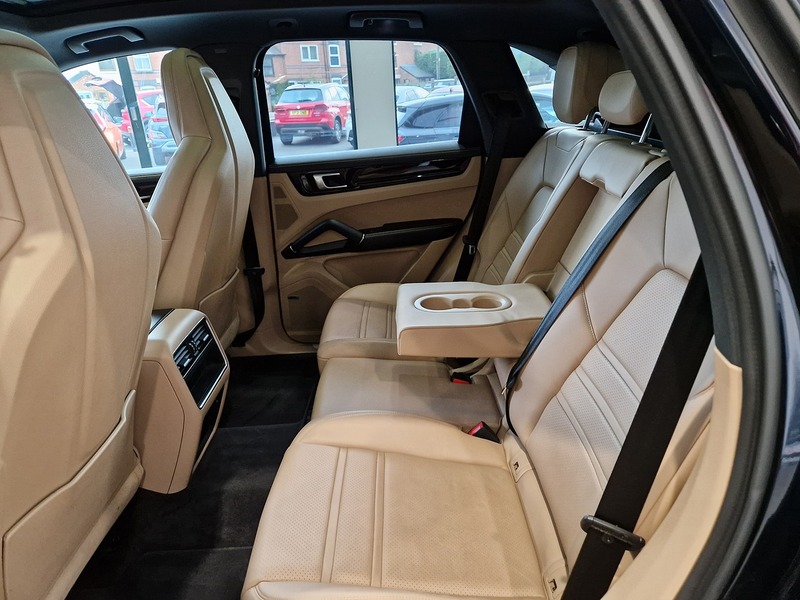 Porsche Cayenne T V6 S - U11823