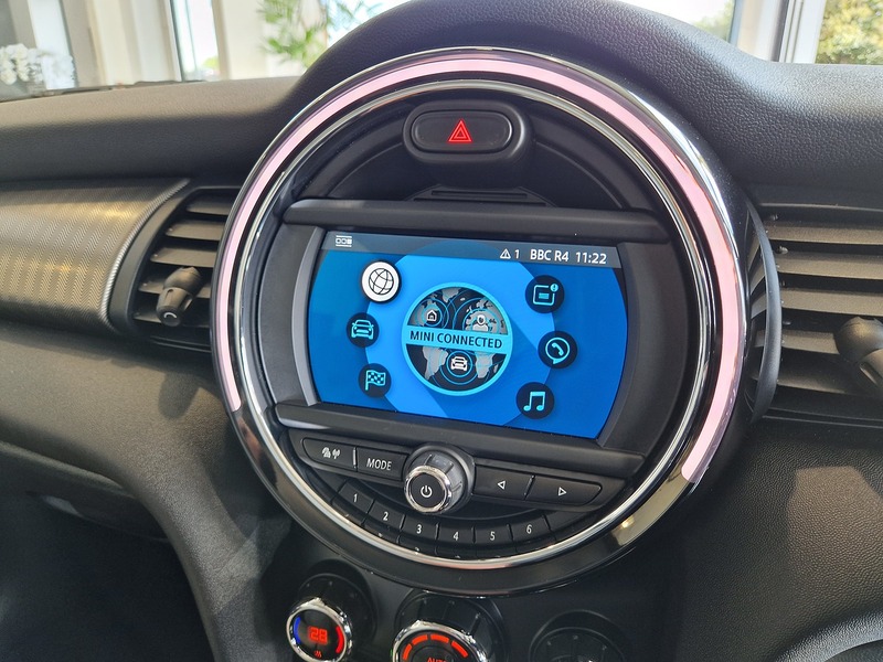 MINI Hatch Cooper S Exclusive - U11832