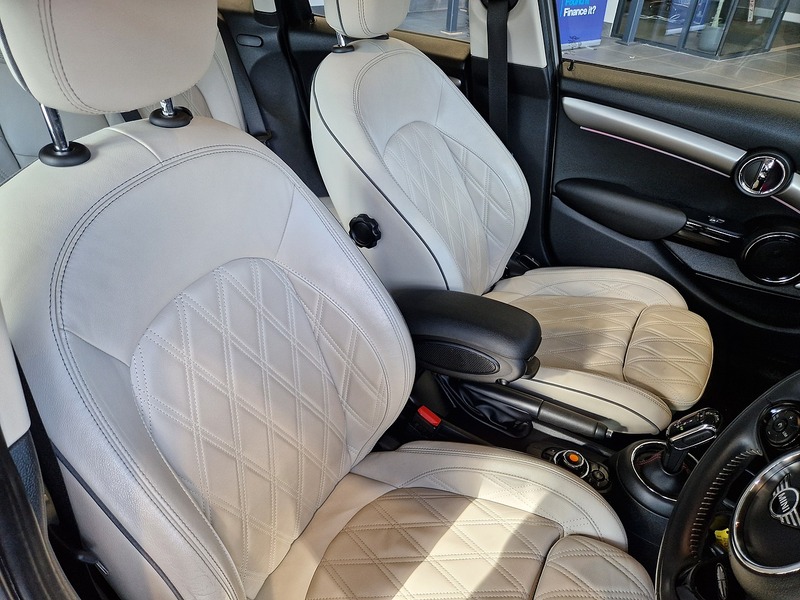 MINI Hatch Cooper S Exclusive - U11832