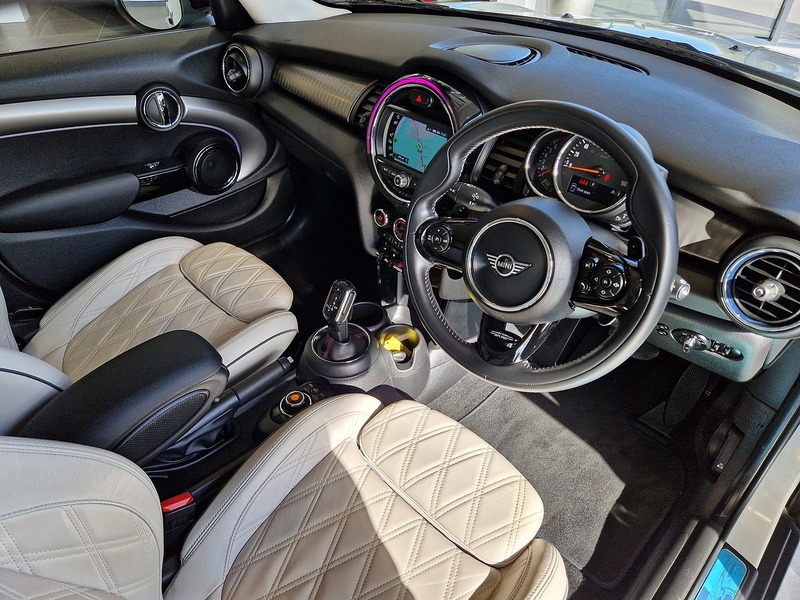 MINI Hatch Cooper S Exclusive - U11832