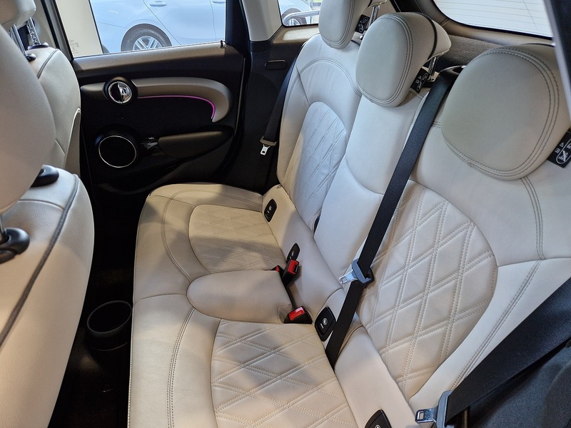MINI Hatch Cooper S Exclusive - U11832