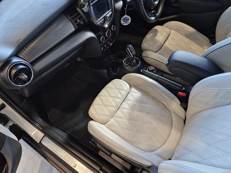 MINI Hatch Cooper S Exclusive - U11832