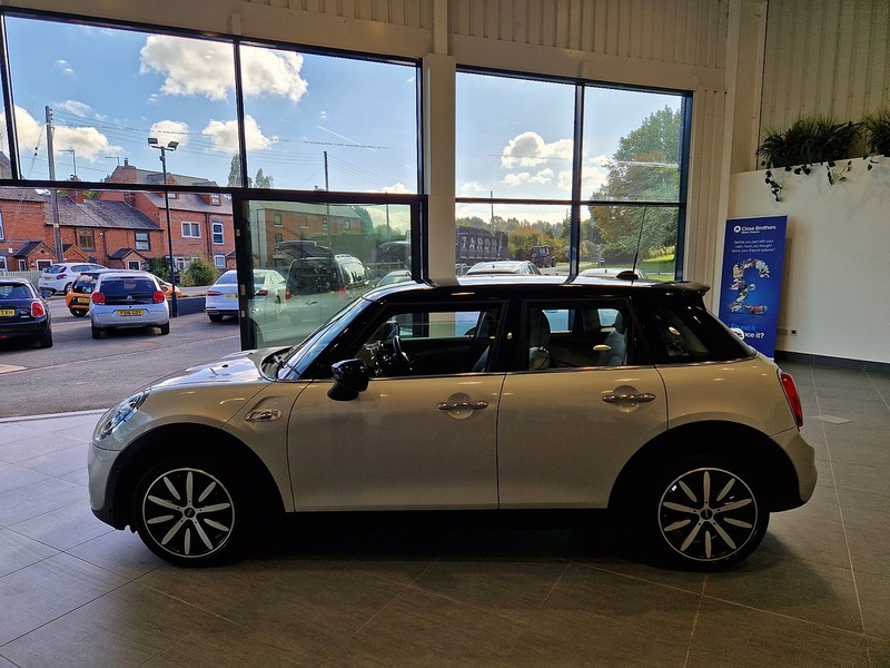 MINI Hatch Cooper S Exclusive - U11832