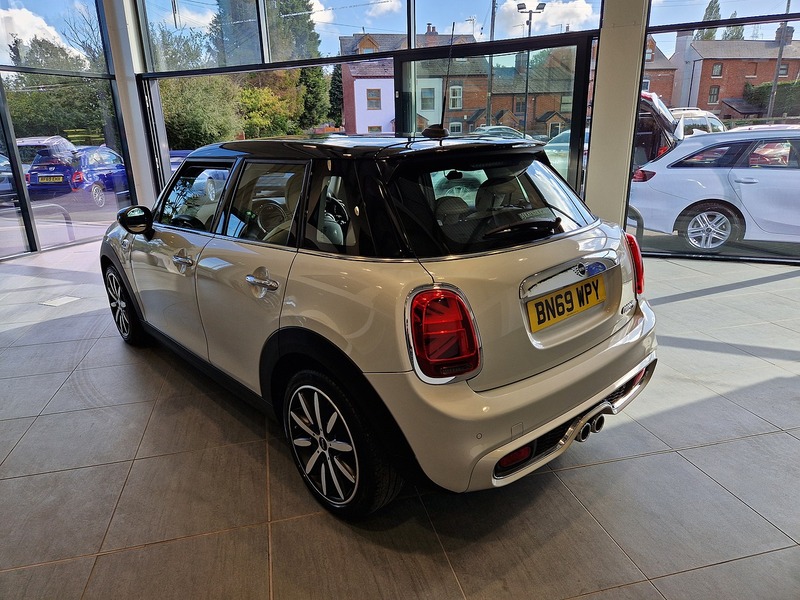 MINI Hatch Cooper S Exclusive - U11832