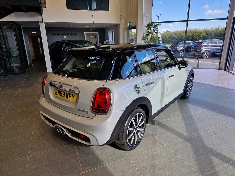 MINI Hatch Cooper S Exclusive - U11832