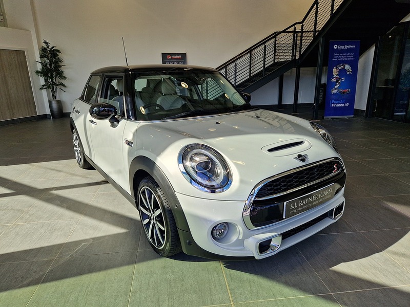 MINI Hatch Cooper S Exclusive - U11832