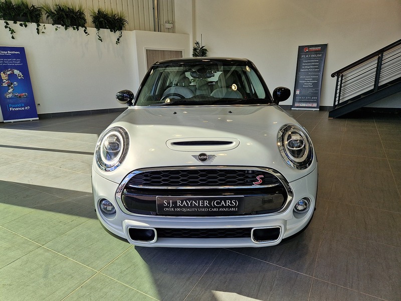 MINI Hatch Cooper S Exclusive - U11832