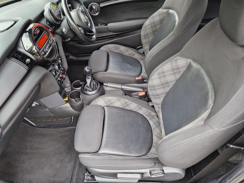 MINI Hatch Cooper - U11834