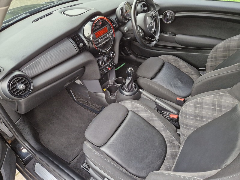 MINI Hatch Cooper - U11834