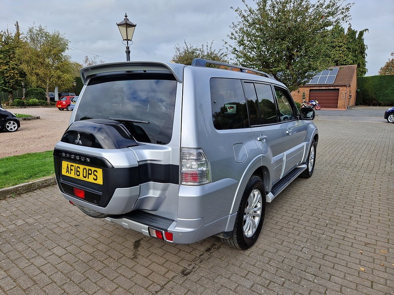 Mitsubishi Shogun DI-DC SG3 - U11840