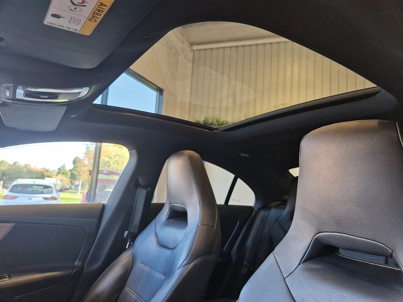 Mercedes-Benz CLA CLA180 AMG Line - U11842