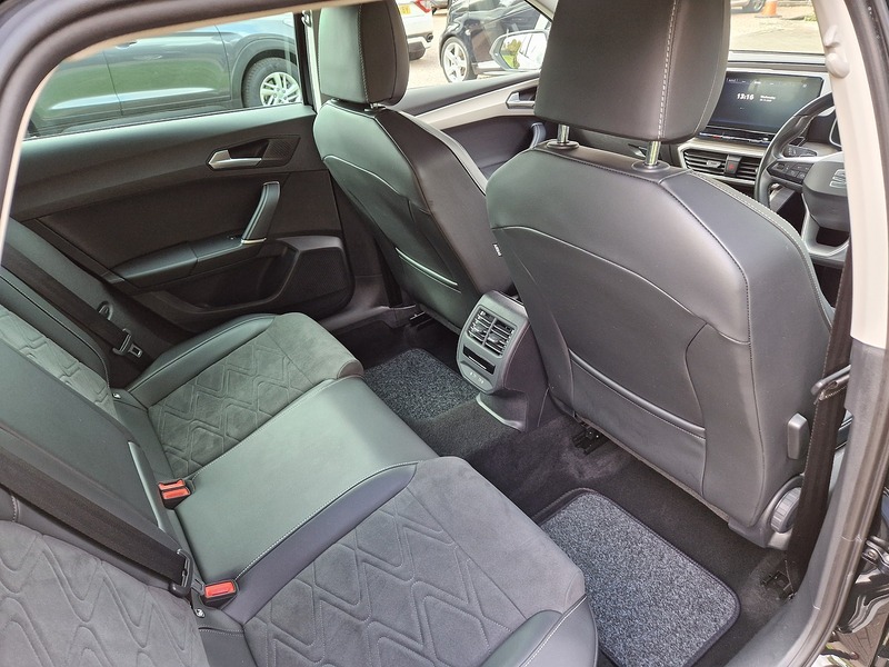 SEAT Leon eTSI MHEV XCELLENCE - U11844