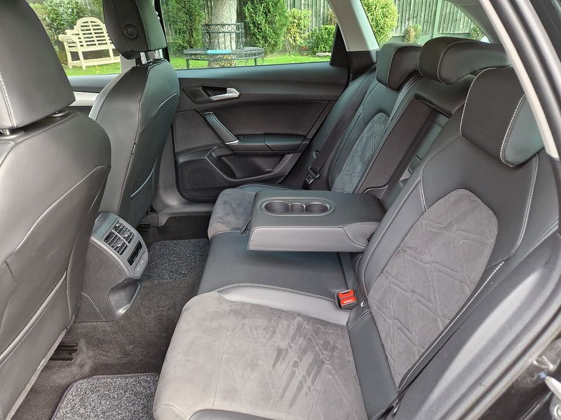 SEAT Leon eTSI MHEV XCELLENCE - U11844