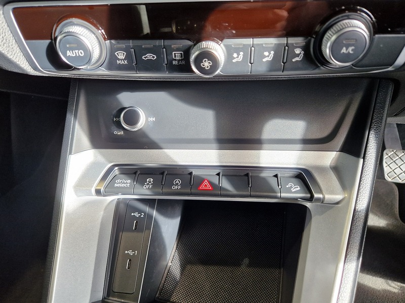 Audi Q3 TFSI CoD Technik - U11854