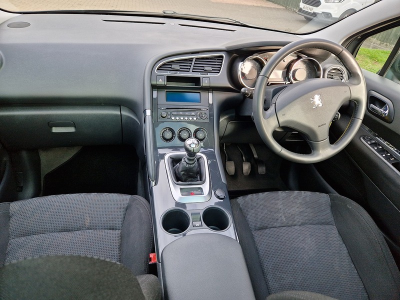 Peugeot 3008 HDi Sport - U11871