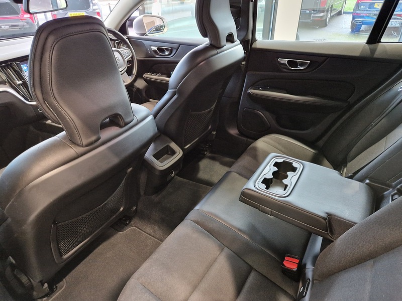 Volvo V60 D3 Momentum - U11881