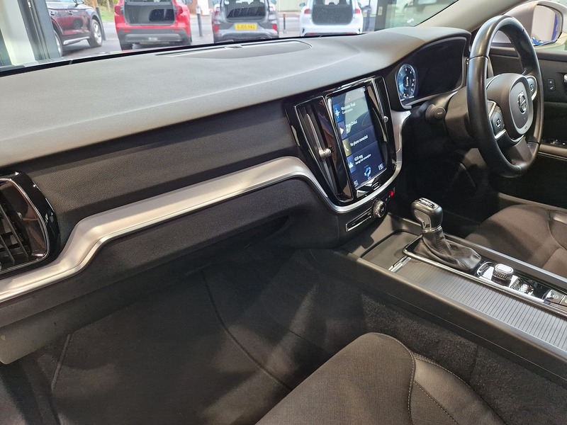 Volvo V60 D3 Momentum - U11881