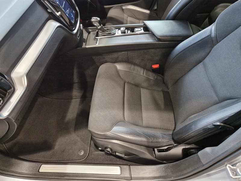 Volvo V60 D3 Momentum - U11881