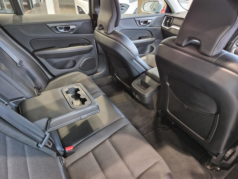 Volvo V60 D3 Momentum - U11881