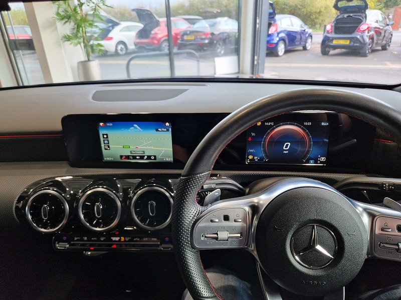 Mercedes-Benz A Class A200 AMG Line - U11890