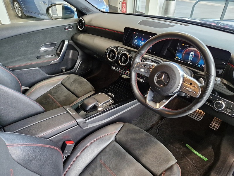 Mercedes-Benz A Class A200 AMG Line - U11890