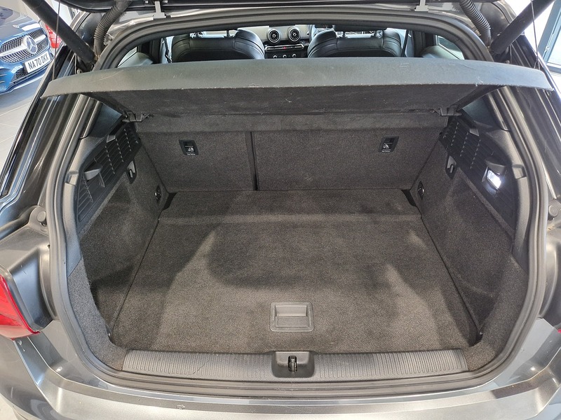 Audi Q2 TFSI Black Edition - U11892