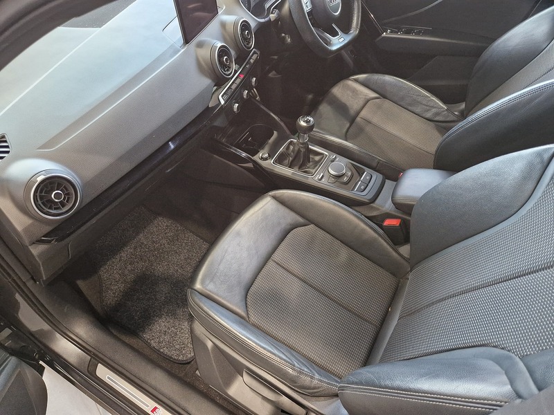 Audi Q2 TFSI Black Edition - U11892