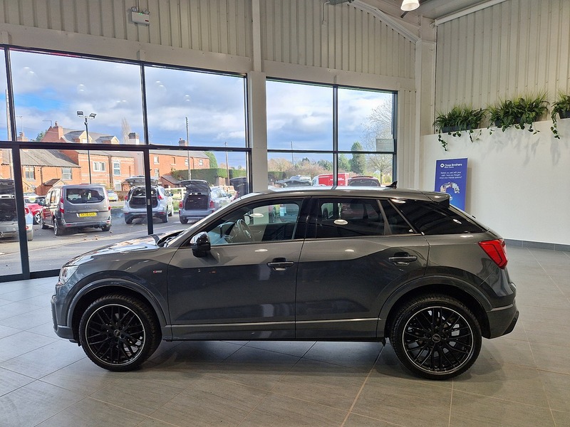 Audi Q2 TFSI Black Edition - U11892