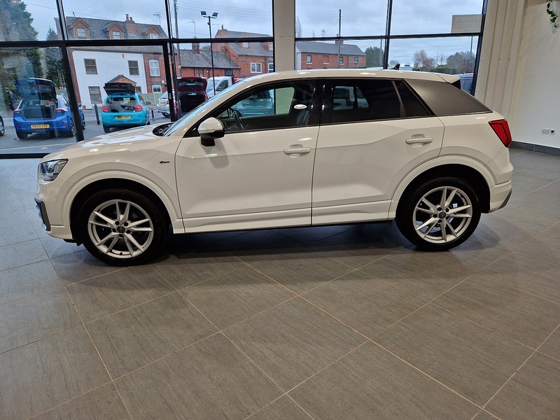 Audi Q2 TFSI S line - U11909