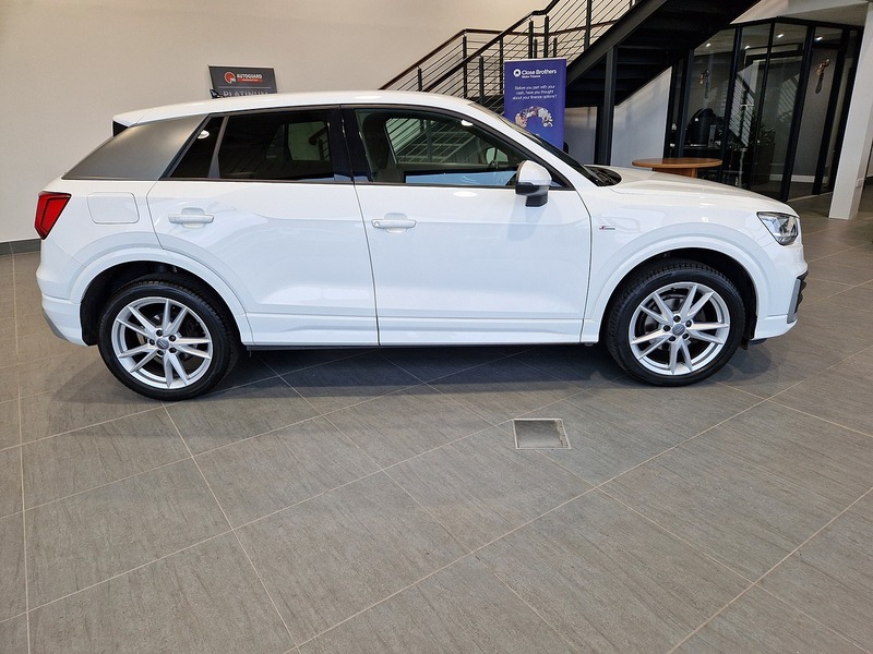 Audi Q2 TFSI S line - U11909