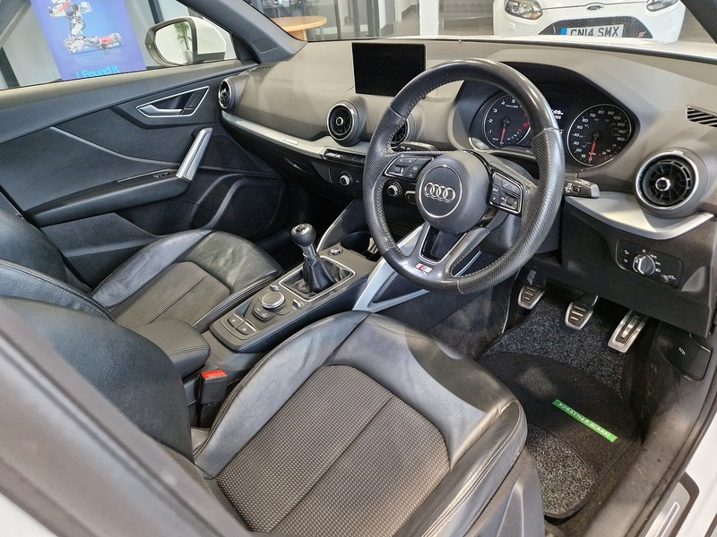Audi Q2 TFSI S line - U11909
