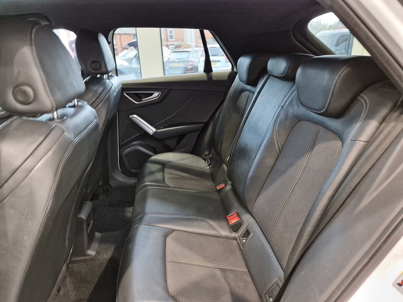 Audi Q2 TFSI S line - U11909