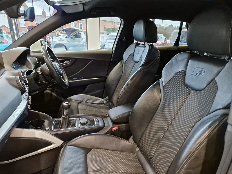 Audi Q2 TFSI S line - U11909