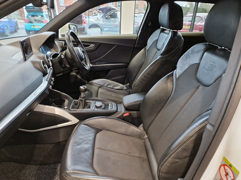 Audi Q2 TFSI S line - U11909