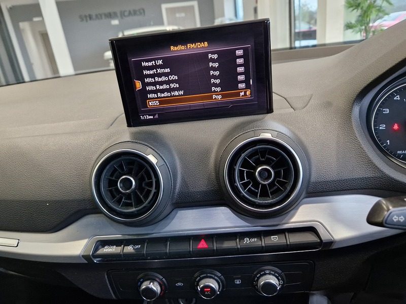 Audi Q2 TFSI S line - U11909